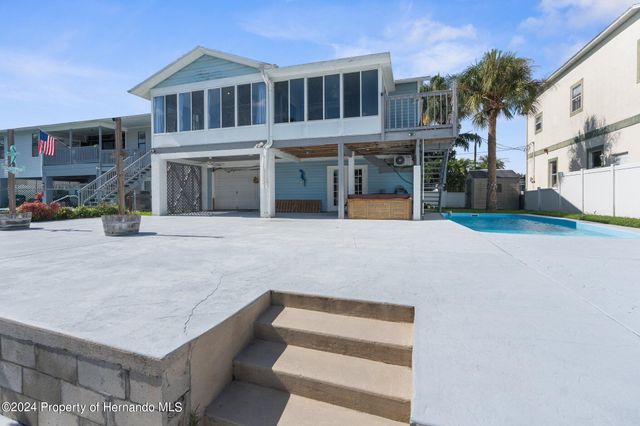 7637 Hatteras Drive, Hudson, FL 34667