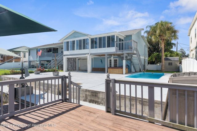 7637 Hatteras Drive, Hudson, FL 34667