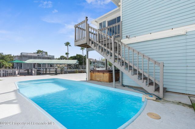 7637 Hatteras Drive, Hudson, FL 34667