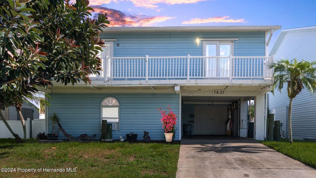 7637 Hatteras Drive, Hudson, FL 34667