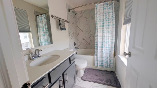 29W730 Cambridge Court 730, Warrenville, IL 60555