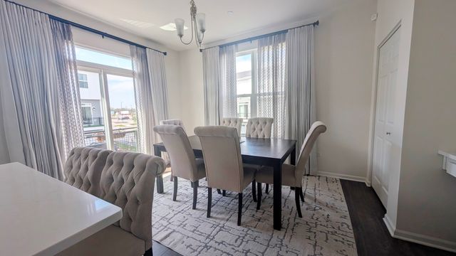 29W730 Cambridge Court 730, Warrenville, IL 60555