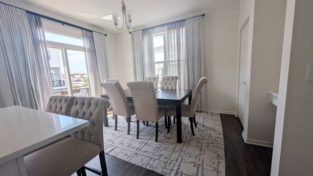 29W730 Cambridge Court 730, Warrenville, IL 60555