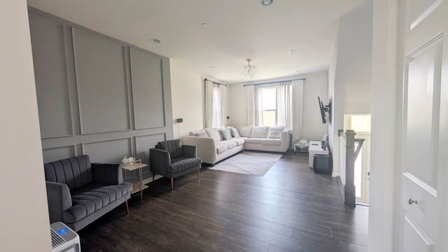 29W730 Cambridge Court 730, Warrenville, IL 60555