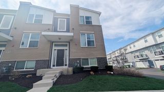 29W730 Cambridge Court 730, Warrenville, IL 60555