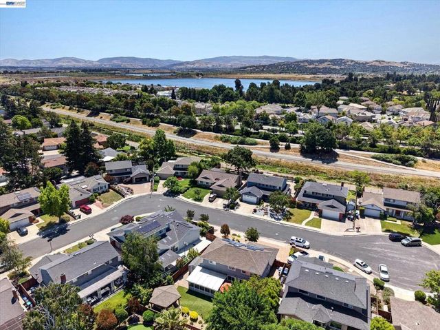 3026 Ferndale Ct, Pleasanton, CA 94588