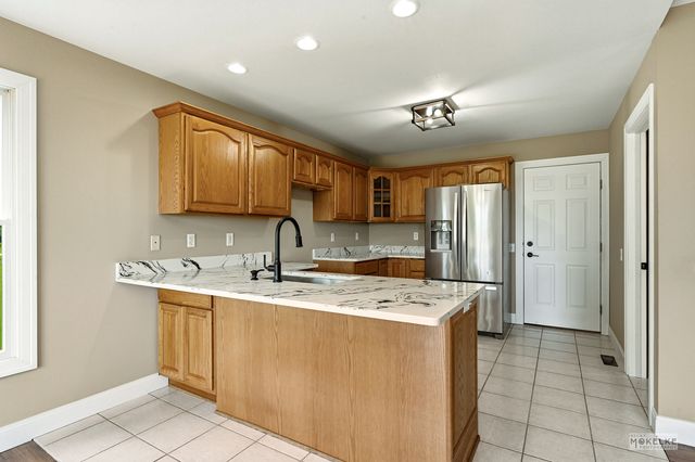 527 Cheshire Court, Yorkville, IL 60560
