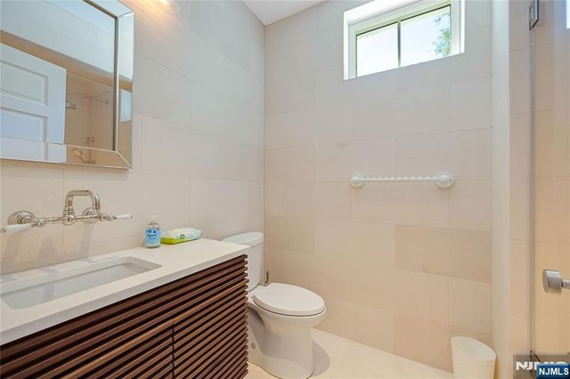 548 Sylvan Place, Haworth, NJ 07641