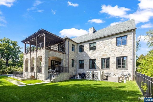 548 Sylvan Place, Haworth, NJ 07641