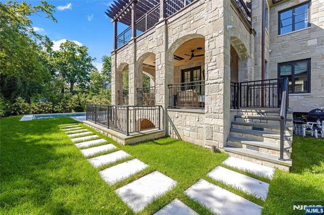 548 Sylvan Place, Haworth, NJ 07641