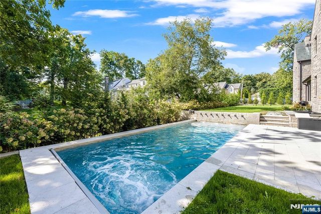 548 Sylvan Place, Haworth, NJ 07641