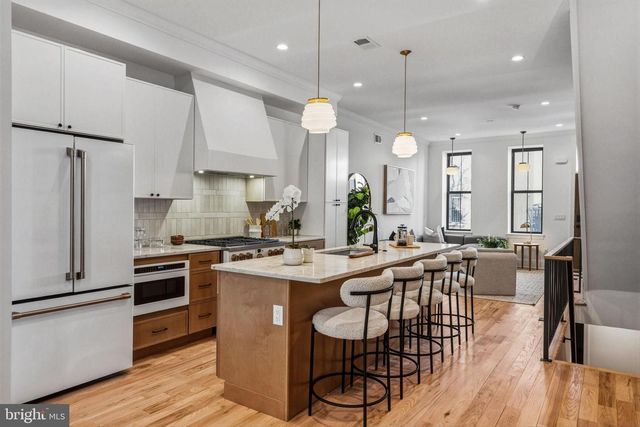 1635 S 5TH ST, Philadelphia, PA 19148