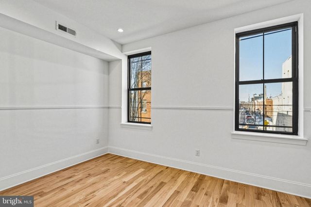 1635 S 5TH ST, Philadelphia, PA 19148