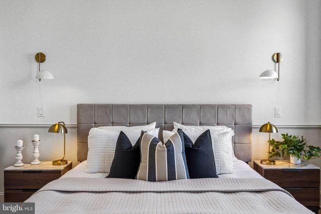 1635 S 5TH ST, Philadelphia, PA 19148