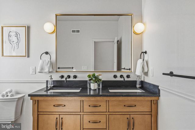 1635 S 5TH ST, Philadelphia, PA 19148