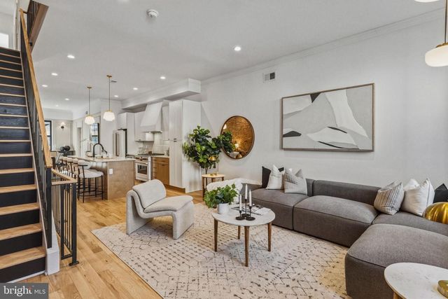 1635 S 5TH ST, Philadelphia, PA 19148