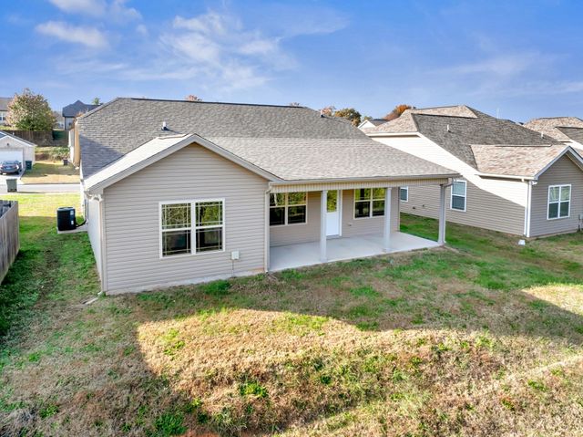 1062 Berra Dr, Springfield, TN 37172