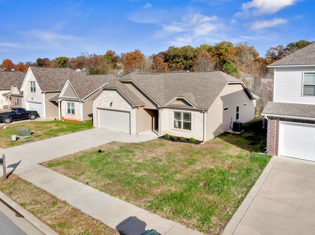 1062 Berra Dr, Springfield, TN 37172
