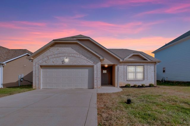1062 Berra Dr, Springfield, TN 37172