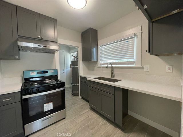 604 S Van Ness Avenue, Santa Ana, CA 92701
