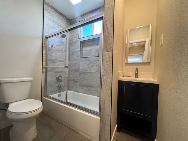604 S Van Ness Avenue, Santa Ana, CA 92701