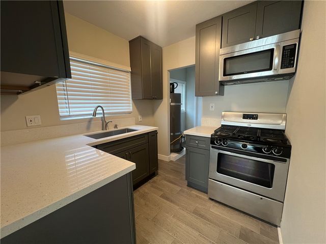 604 S Van Ness Avenue, Santa Ana, CA 92701