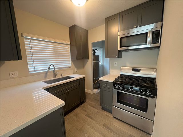 604 S Van Ness Avenue, Santa Ana, CA 92701