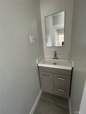 604 S Van Ness Avenue, Santa Ana, CA 92701