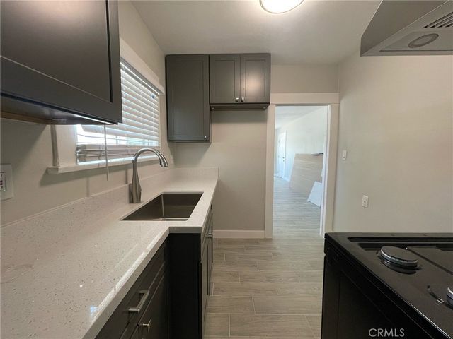 604 S Van Ness Avenue, Santa Ana, CA 92701