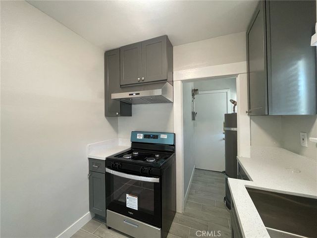 604 S Van Ness Avenue, Santa Ana, CA 92701