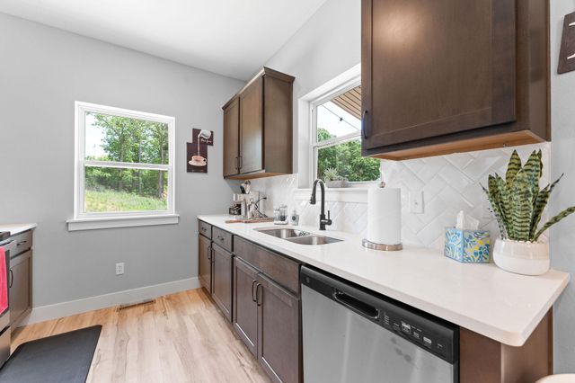 74 Westward Way, Kimberling City, MO 65686