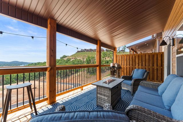 74 Westward Way, Kimberling City, MO 65686
