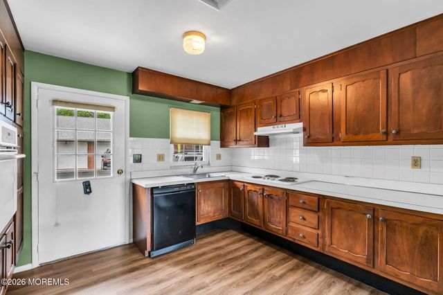 679B New Castle Court, Lakewood, NJ 08701