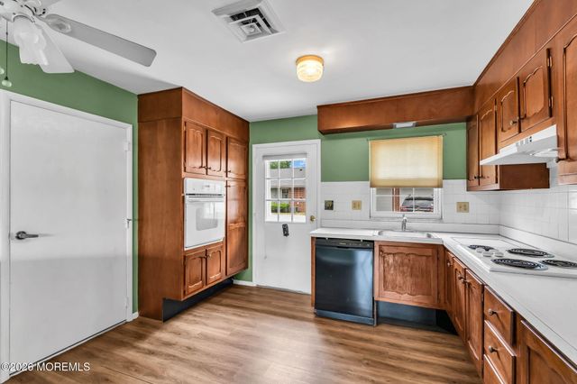 679B New Castle Court, Lakewood, NJ 08701