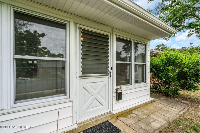 679B New Castle Court, Lakewood, NJ 08701