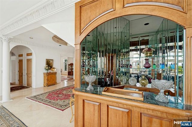24 Club Way, Cedar Grove, NJ 07009