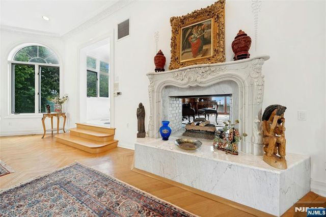 24 Club Way, Cedar Grove, NJ 07009