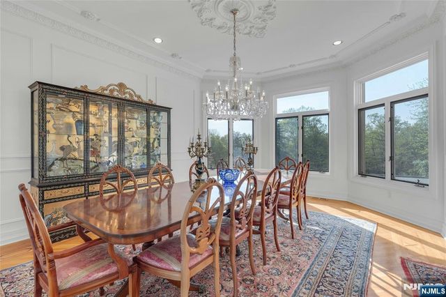 24 Club Way, Cedar Grove, NJ 07009