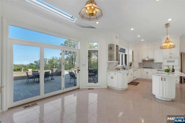 24 Club Way, Cedar Grove, NJ 07009