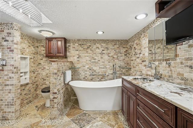 12608 W 131st Street, Overland Park, KS 66213