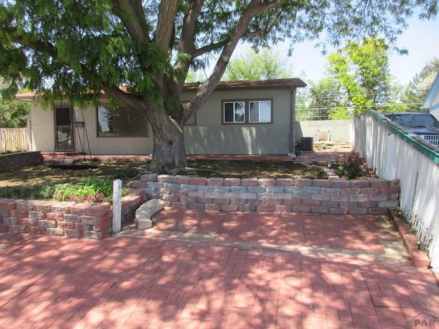 1629 Englewood Dr, Pueblo, CO 81005