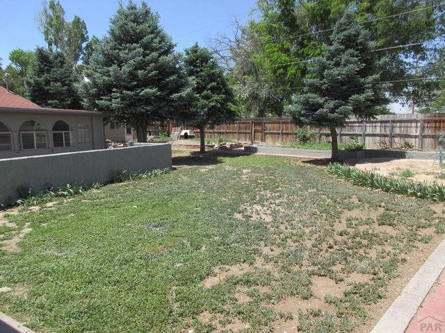 1629 Englewood Dr, Pueblo, CO 81005