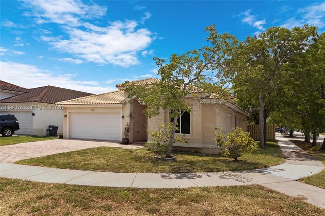 9264 SW 209th Ter, Cutler Bay, FL 33189