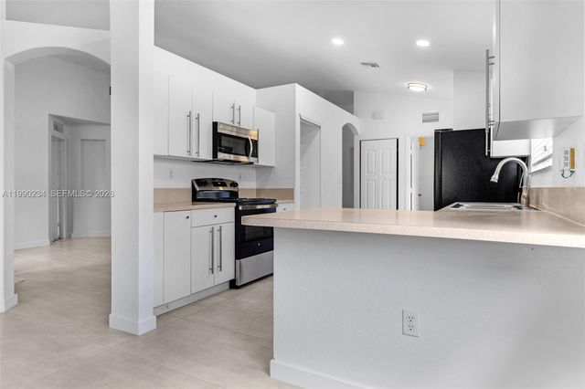 9264 SW 209th Ter, Cutler Bay, FL 33189