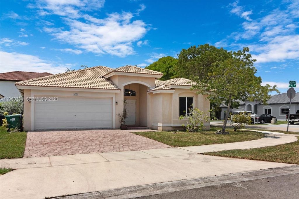 9264 SW 209th Ter, Cutler Bay, FL 33189
