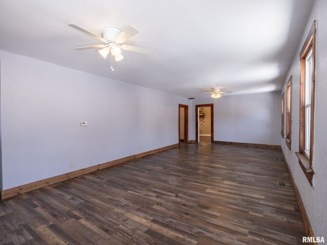 222 E PATTON Avenue, Lewistown, IL 61542