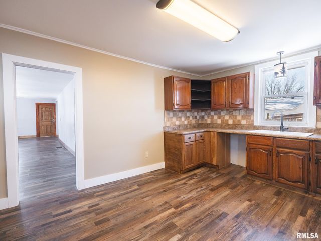 222 E PATTON Avenue, Lewistown, IL 61542