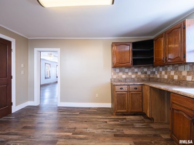 222 E PATTON Avenue, Lewistown, IL 61542