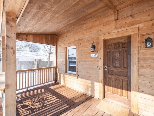 222 E PATTON Avenue, Lewistown, IL 61542