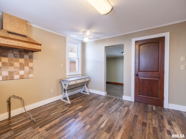 222 E PATTON Avenue, Lewistown, IL 61542